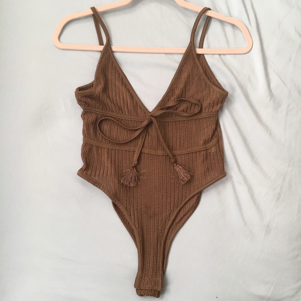 CROCHET-LIKE BODYSUIT